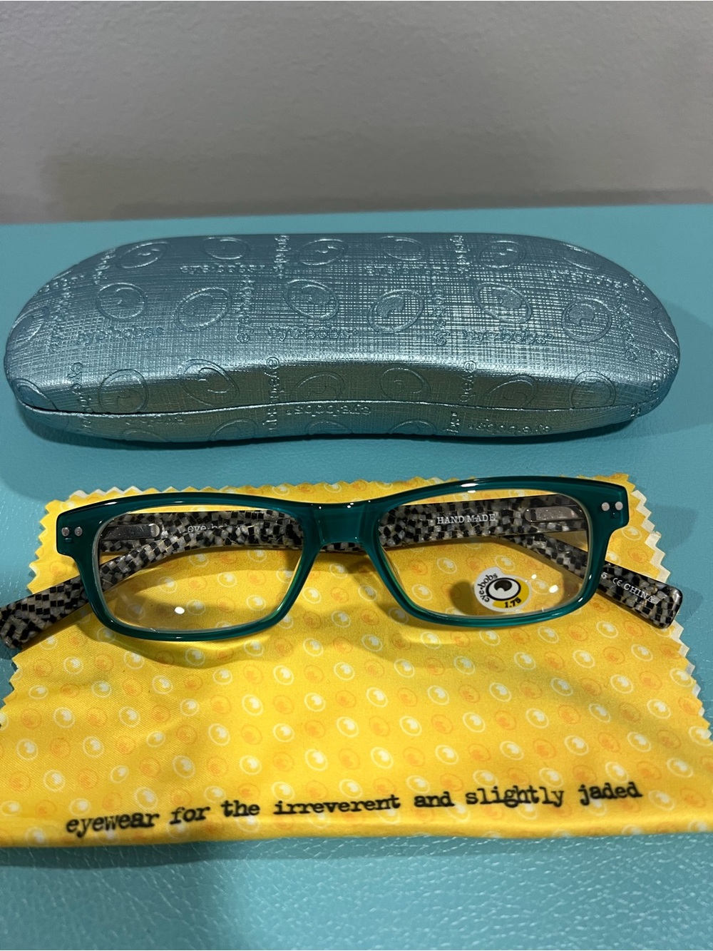 Eyebobs Handmade Women’s Reader Glasses & Case 1.75 - Picture 7 of 7